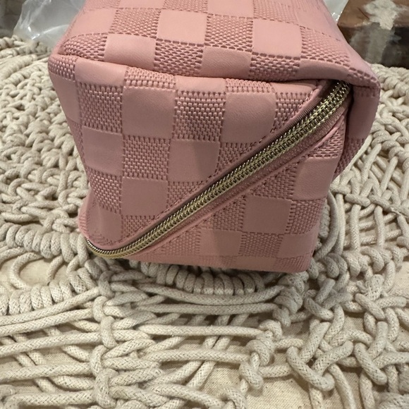 Pink Checkered Women's makeup/ toiletry Bag - Picture 9 of 13